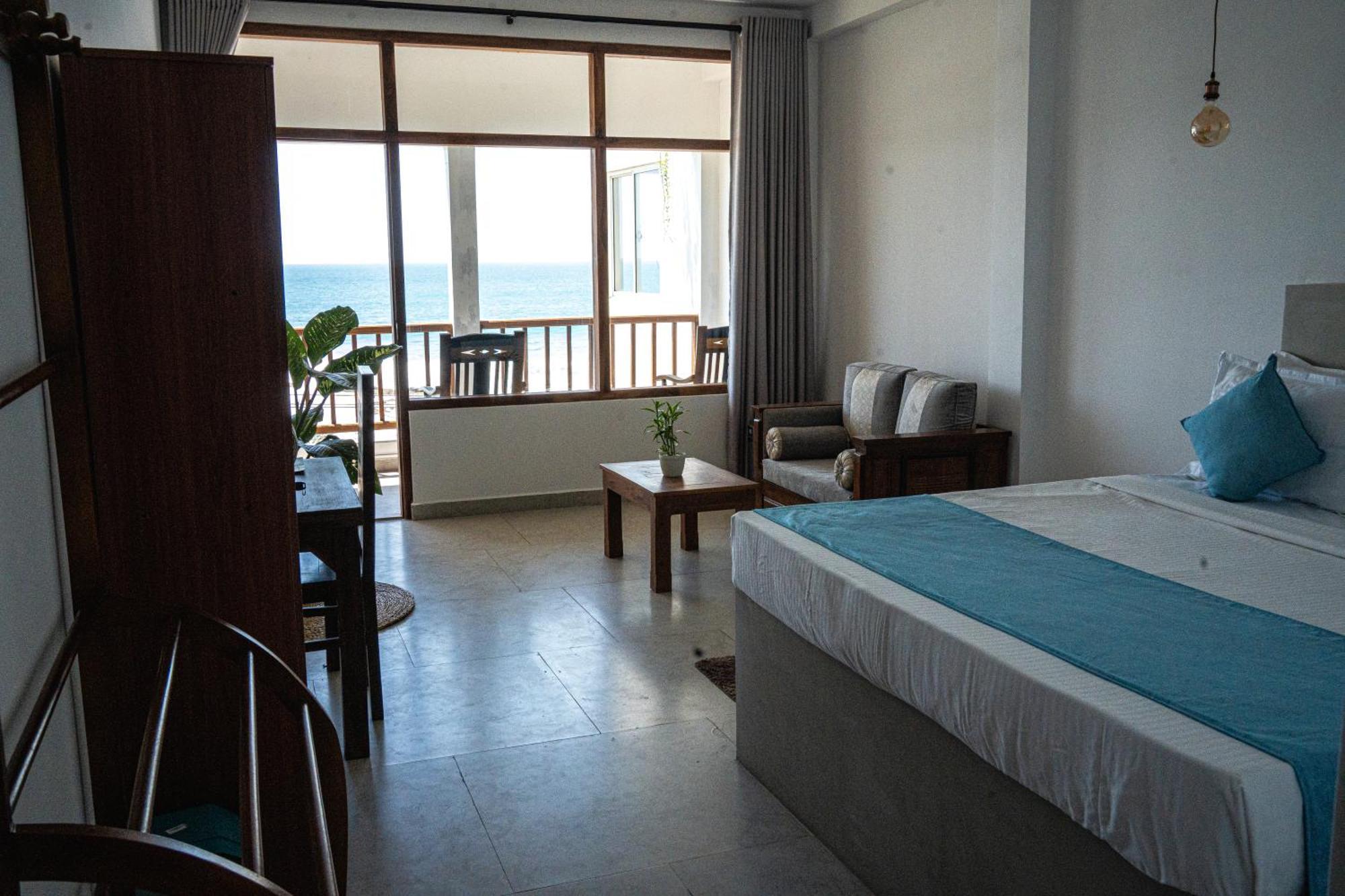 Hotel Cocos Midigama East Esterno foto