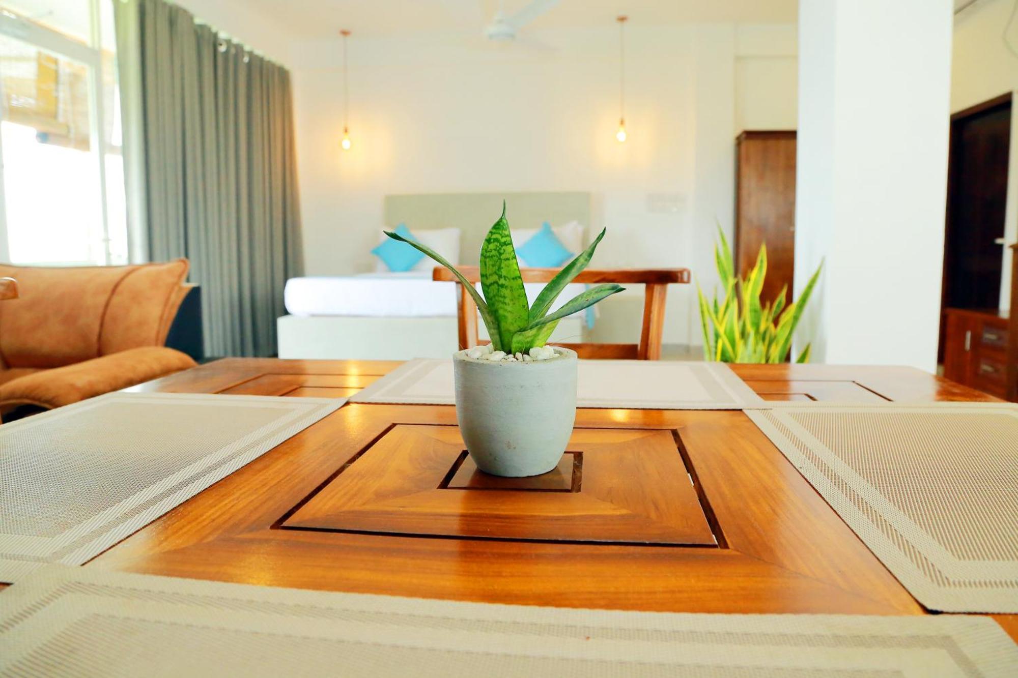 Hotel Cocos Midigama East Esterno foto