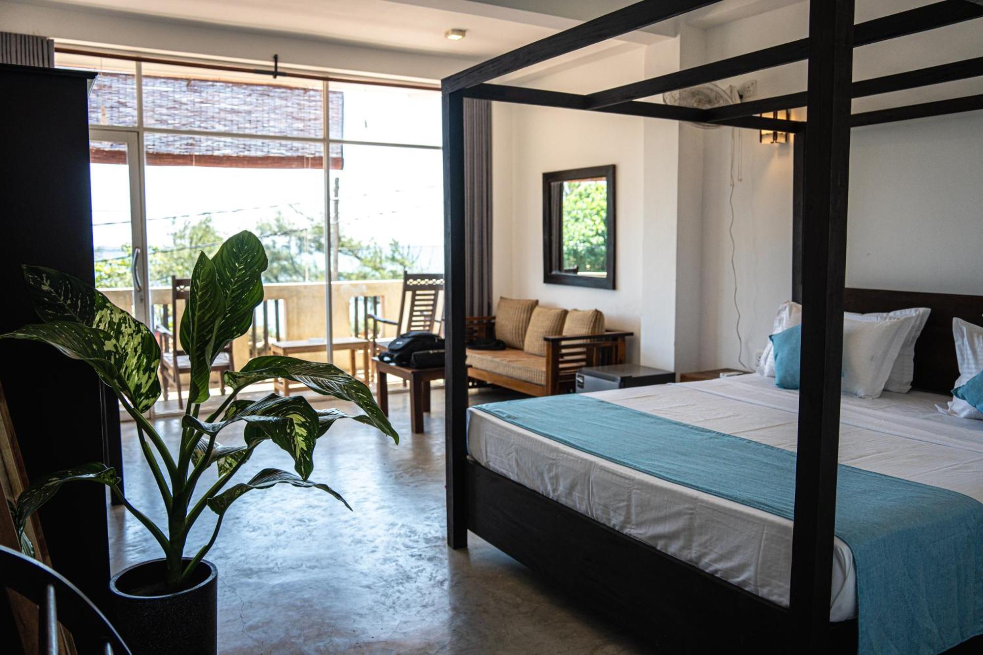 Hotel Cocos Midigama East Esterno foto