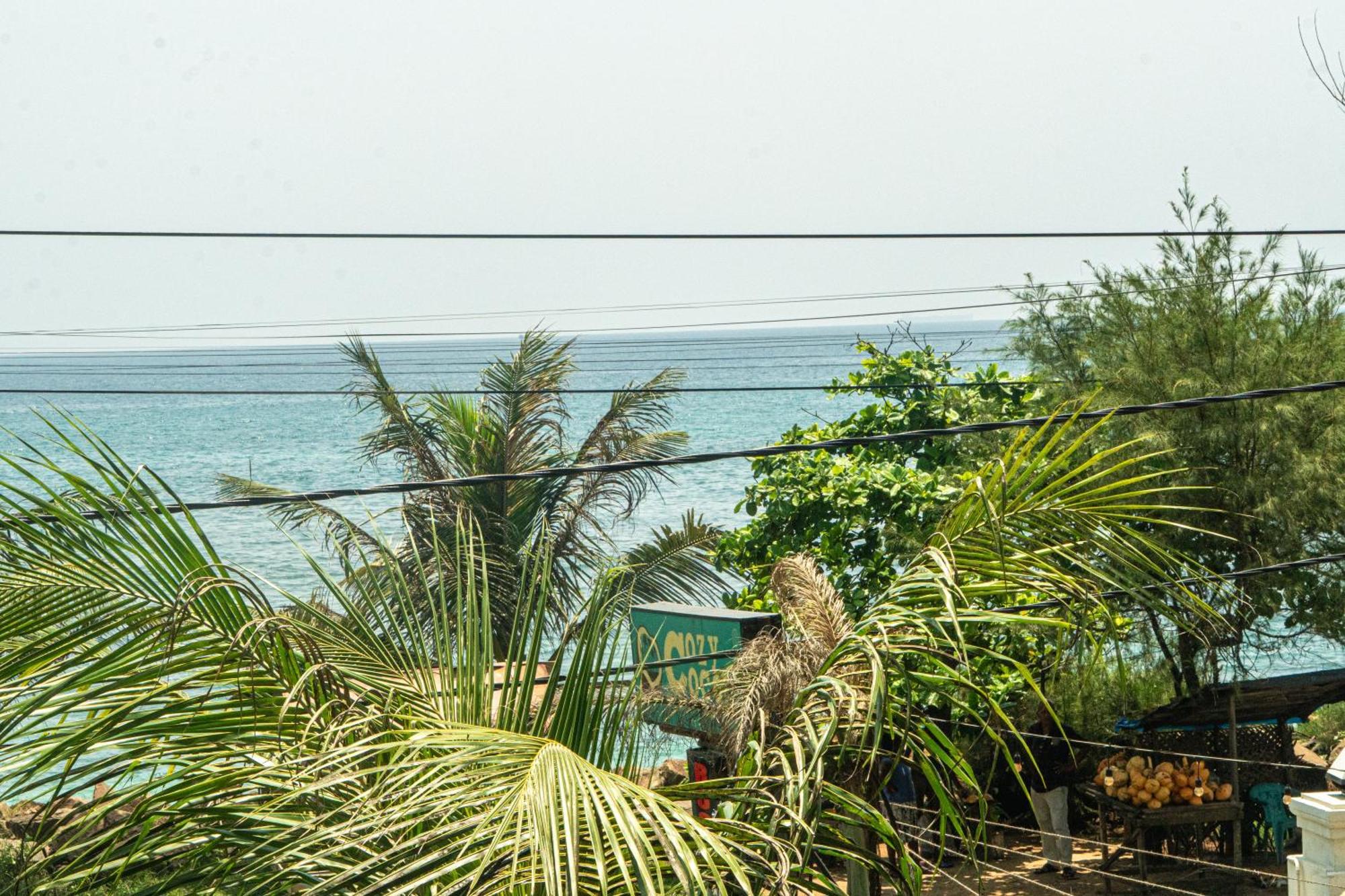 Hotel Cocos Midigama East Esterno foto